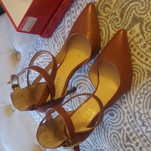 Ladied leather tan brown heels Guess